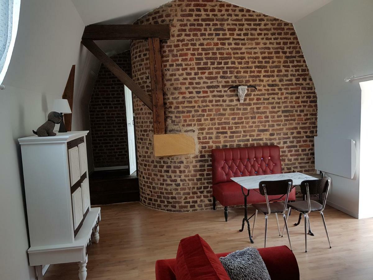 Appartement Atypique - 2 Chambres - Rue Calme Dans Centre Ville Sedan Bagian luar foto