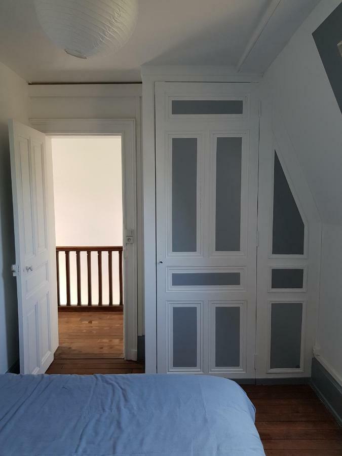 Appartement Atypique - 2 Chambres - Rue Calme Dans Centre Ville Sedan Bagian luar foto