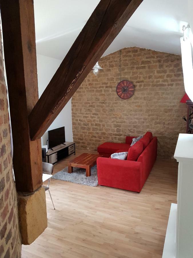 Appartement Atypique - 2 Chambres - Rue Calme Dans Centre Ville Sedan Bagian luar foto